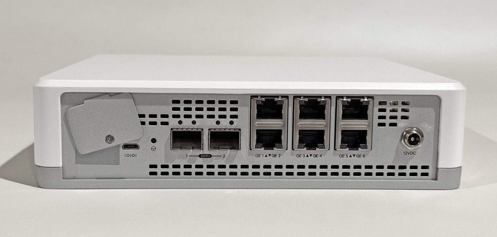 10GbE pfSense Firewall VPN AES QAT 4-Core Atom C3558 2.20GHz 8GB DDR4 128GB SSD