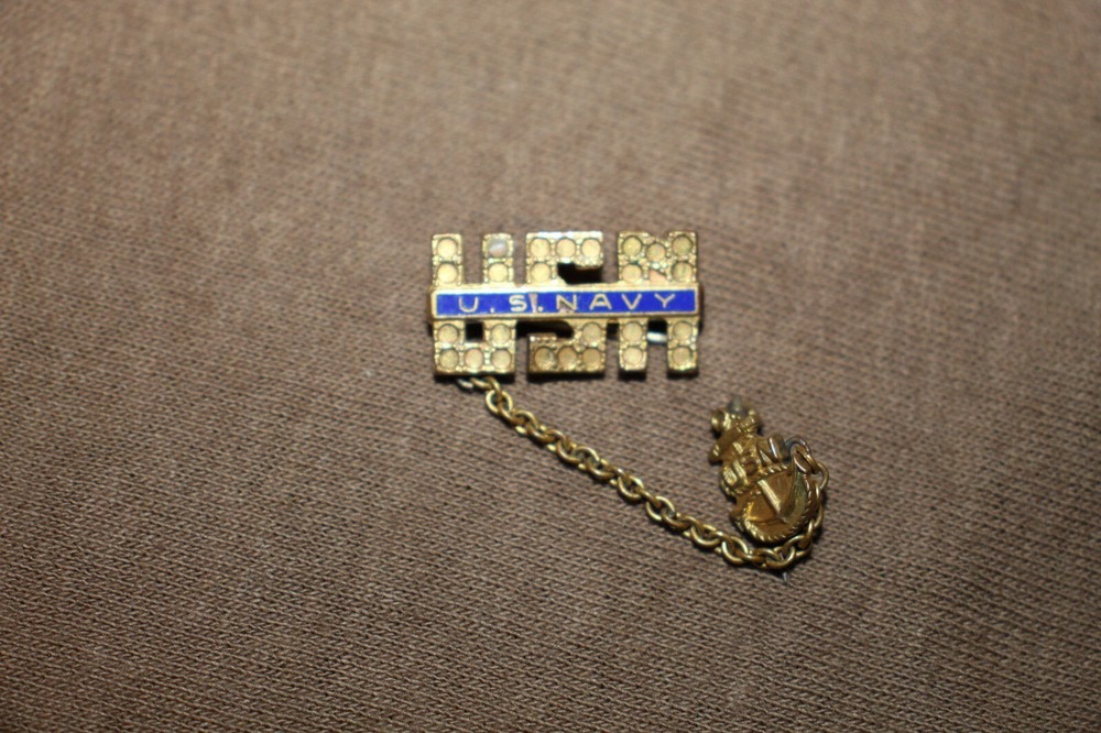 Original Early WW2 U.S. Navy USN Two Piece Metal Lapel Device, PB