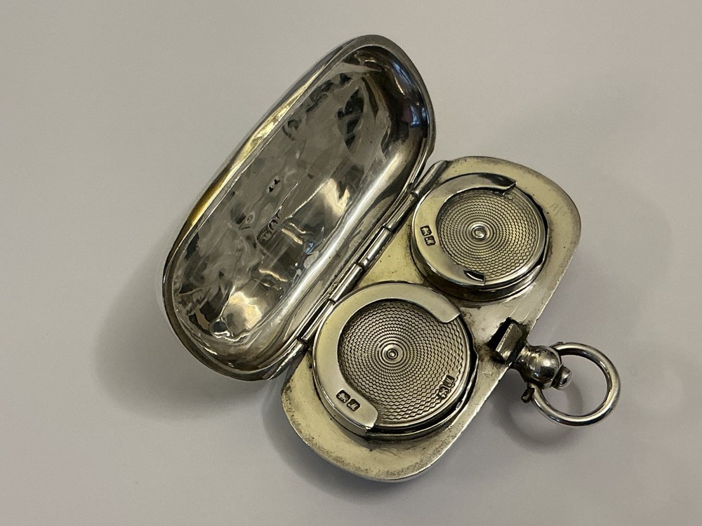 Beautiful Solid Silver Double Sovereign Case by E J Trevitt & Sons Chester 1912