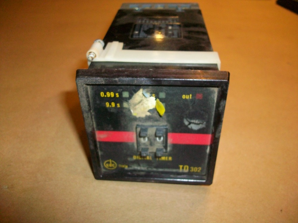 CDC Digital Timer TD302  USED