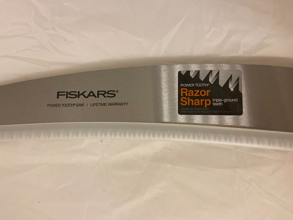 Fiskars 15 Inch Pruning Saw with Handle NEW