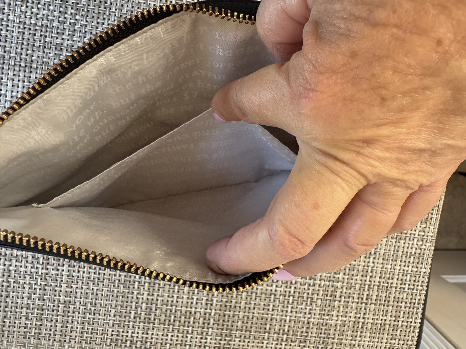 KATE SPADE X DISNEY Mickey Minnie Mouse Comic Medium Corner Zippered Wristlet