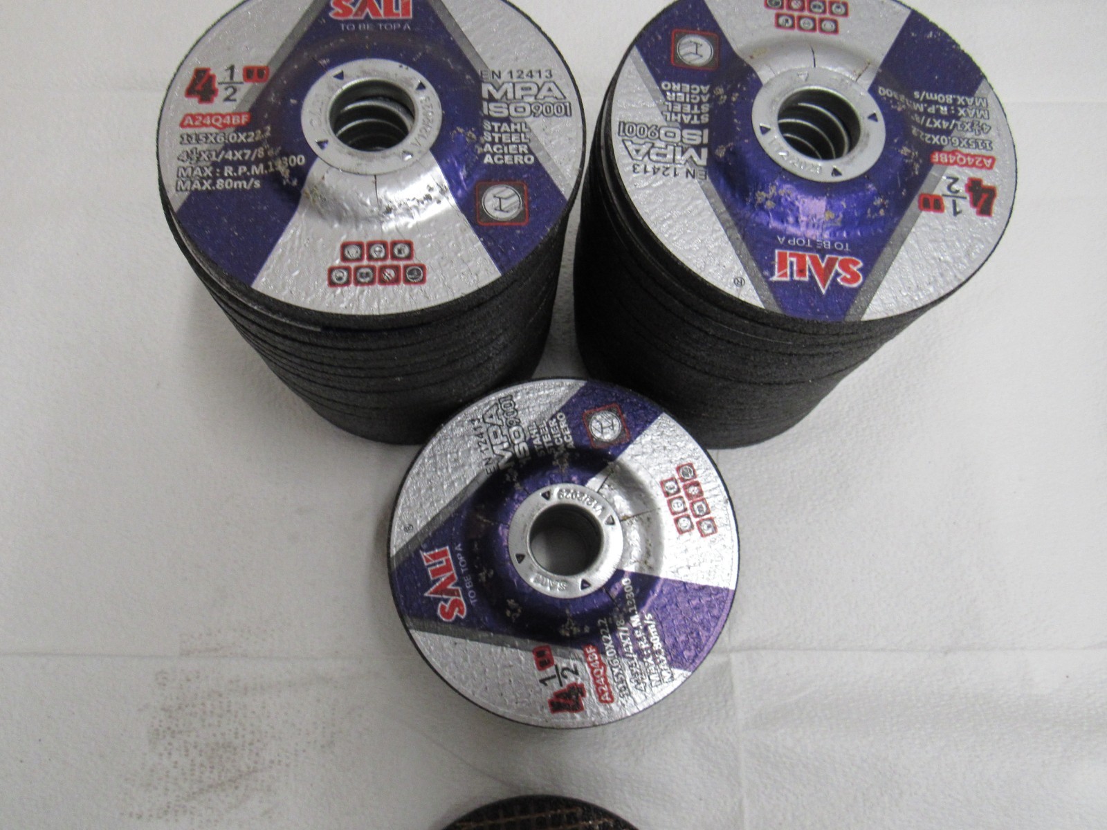 Lot of 29 Sali EN12413 4 1/2" Grinding Wheel 4 1/2" x 1/4" x 7/8" A24Q4BF