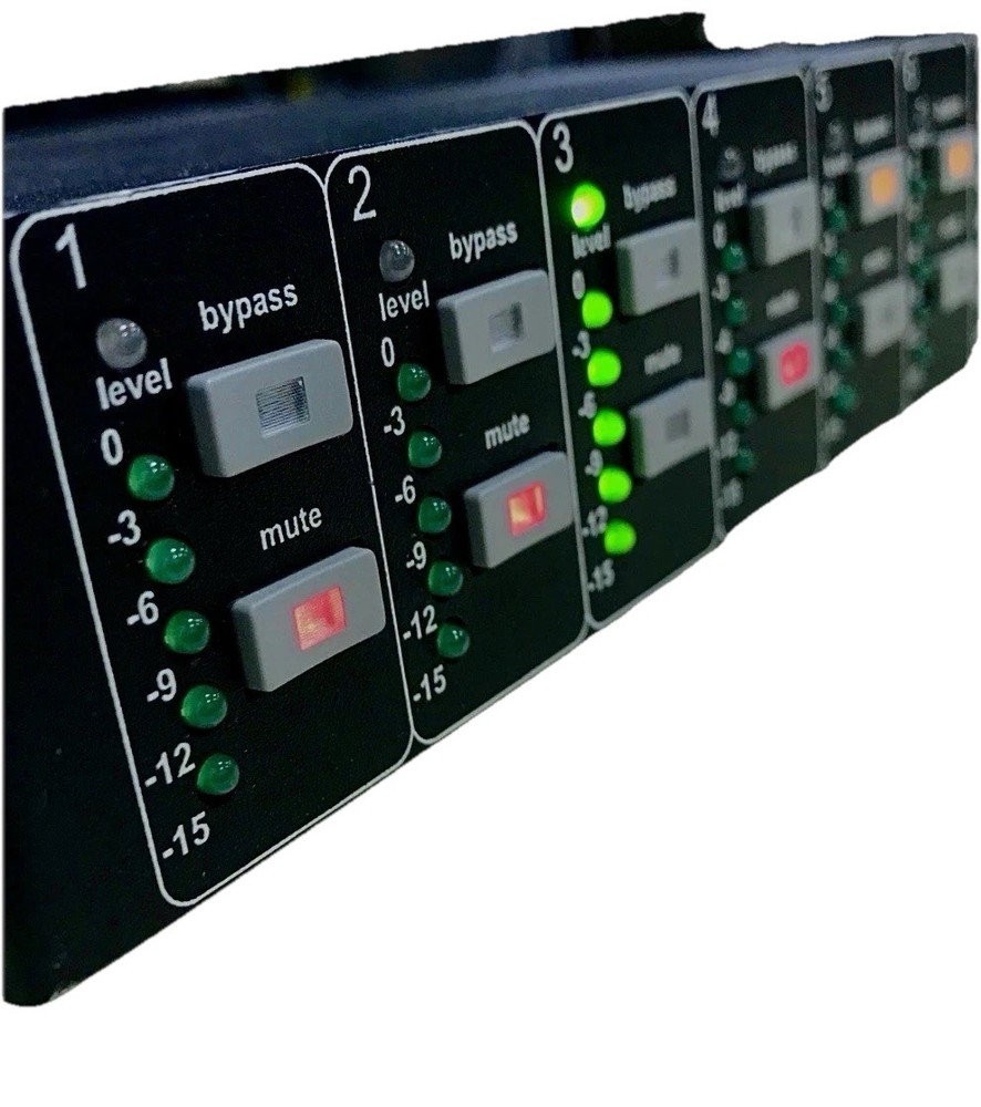 Dan Dugan Model E-1A—W-Analog & Optical / ADAT-Auto-Mixing Controller