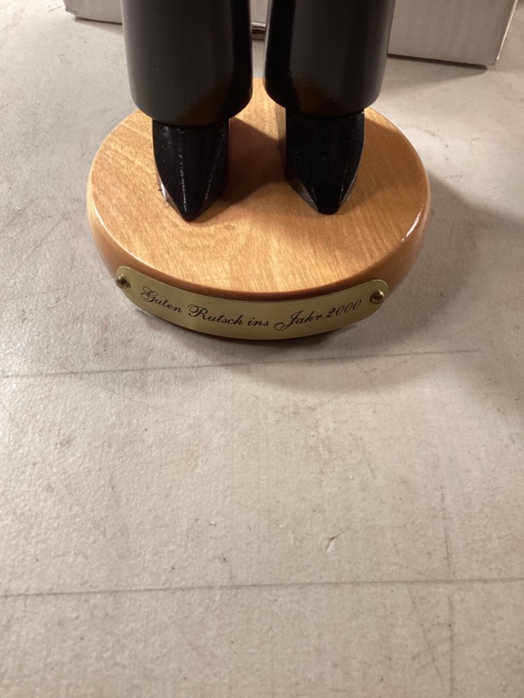 Steinbach “Taron Millennium” S1700 nutcracker signed in Excellent Condition