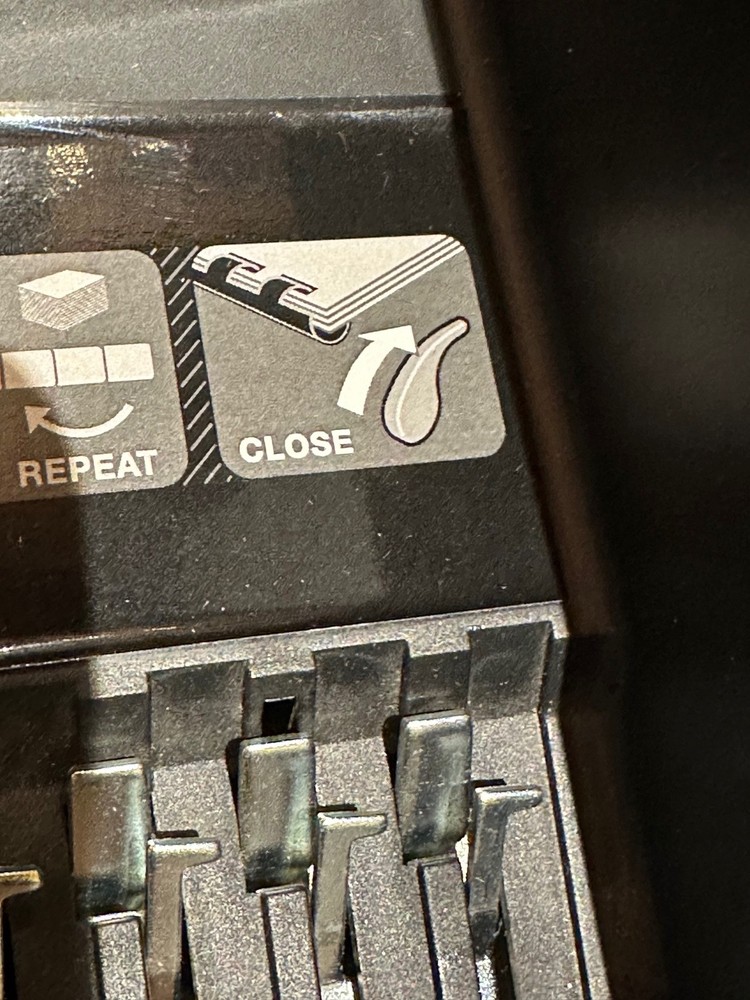 ACCO GBC CombBind C12 Binding Machine WORKS