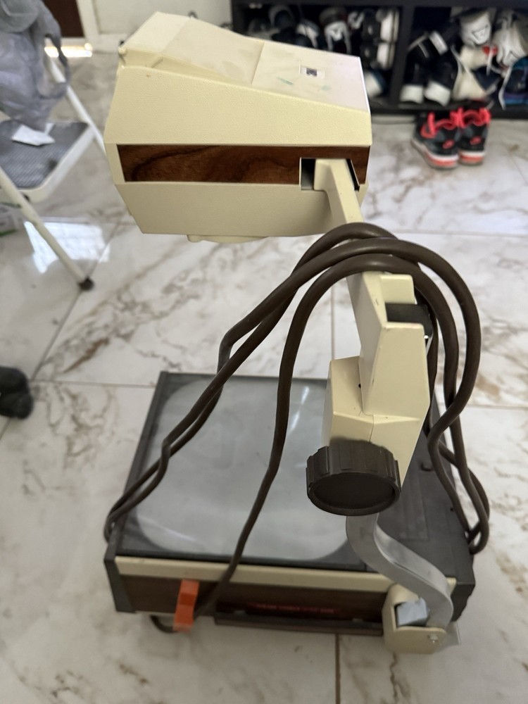 3M Overhead Projector