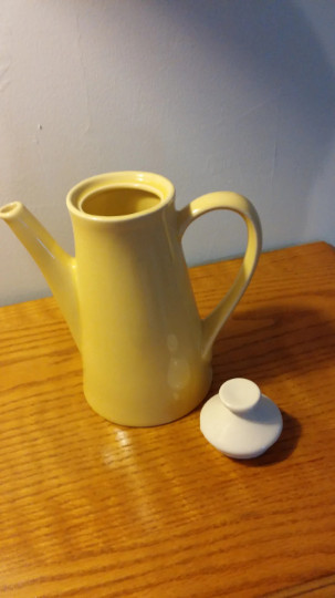 Yellow Tea Pot USA