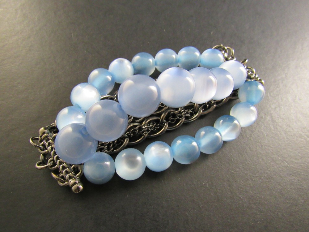 STRETH BRACELET SILVER TONE CHAINS BLUE MOONGLOW BEADS (E2)