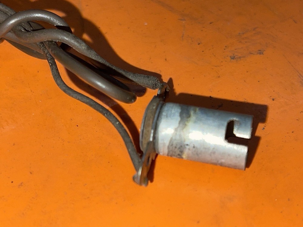 Heathkit DX-35 DX-40 Transmitter Power Light Socket Used From Working Radio