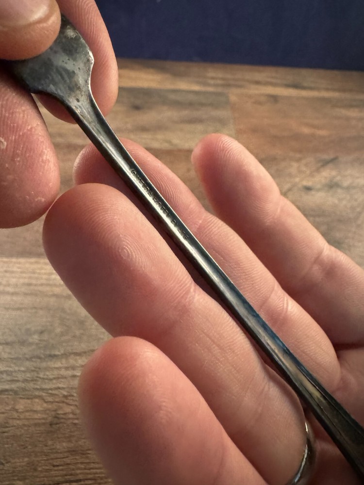 Oneida Hotel Plate Silverplated Olive Serving Fork Vernon/Ashley Pattern