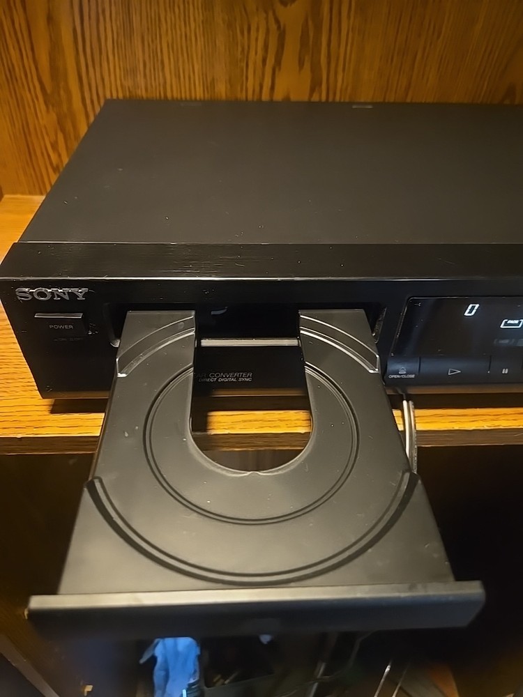 Sony CDP-211 5-Disc Compact Disc Player - No Remote, Fully Functional