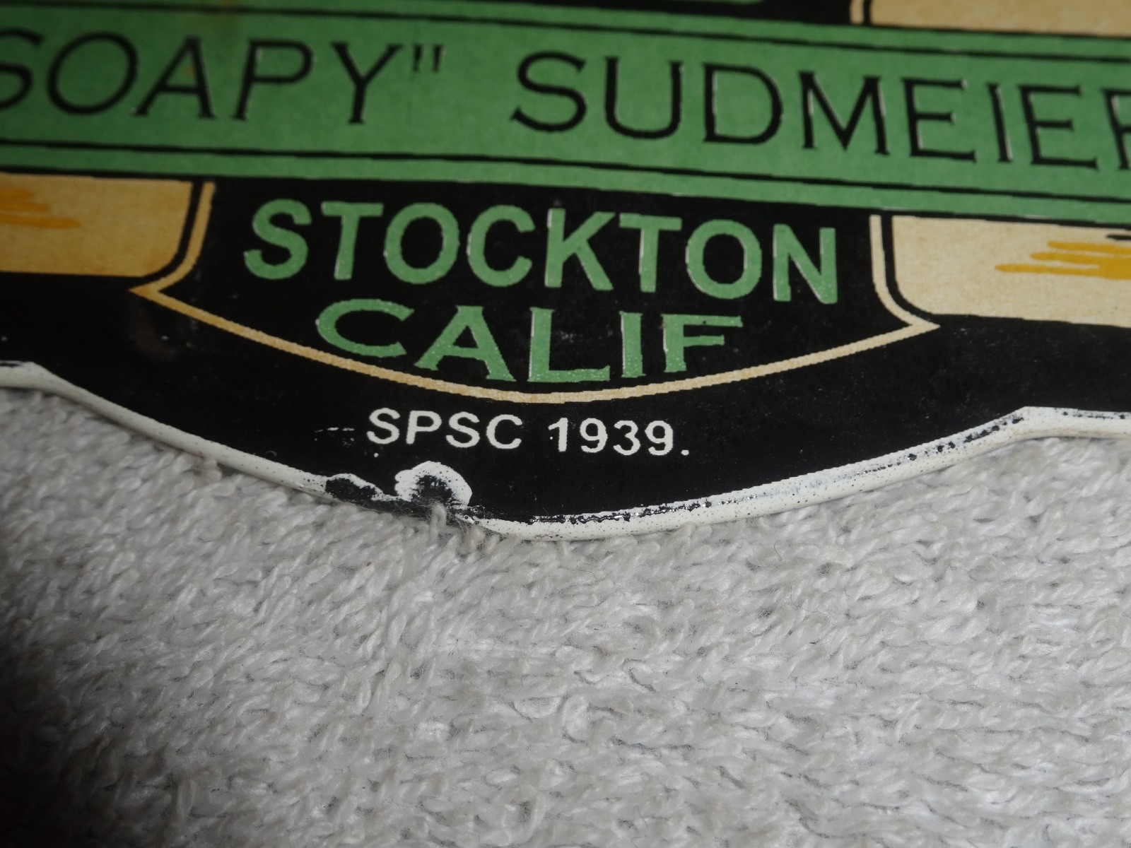 VINTAGE 1939 HARLEY DAVIDSON MOTORCYCLE SOAPY WINGS PORCELAIN METAL GAS OIL SIGN