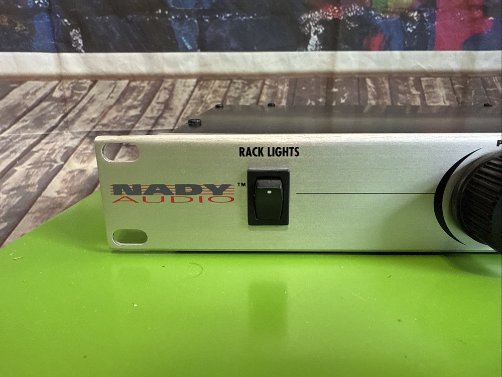 Andy Audio Power Conditioner And Light Module PCL-810