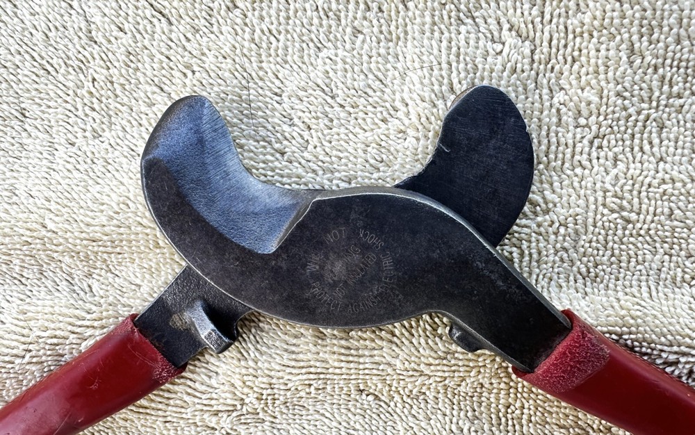 KLEIN TOOLS BUNDLE CUTTER NO. 63050 (H=2021 DATE CODE)