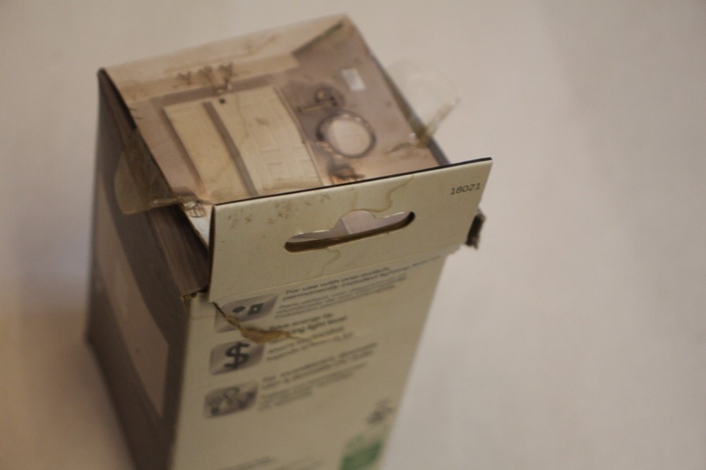GE Single Pole Dimmer Knobs Rotate on/off, White new open box