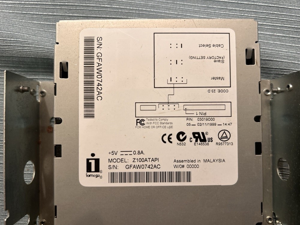 Vintage Iomega Z100ATAPI Internal Zip Disk Drive 100MB