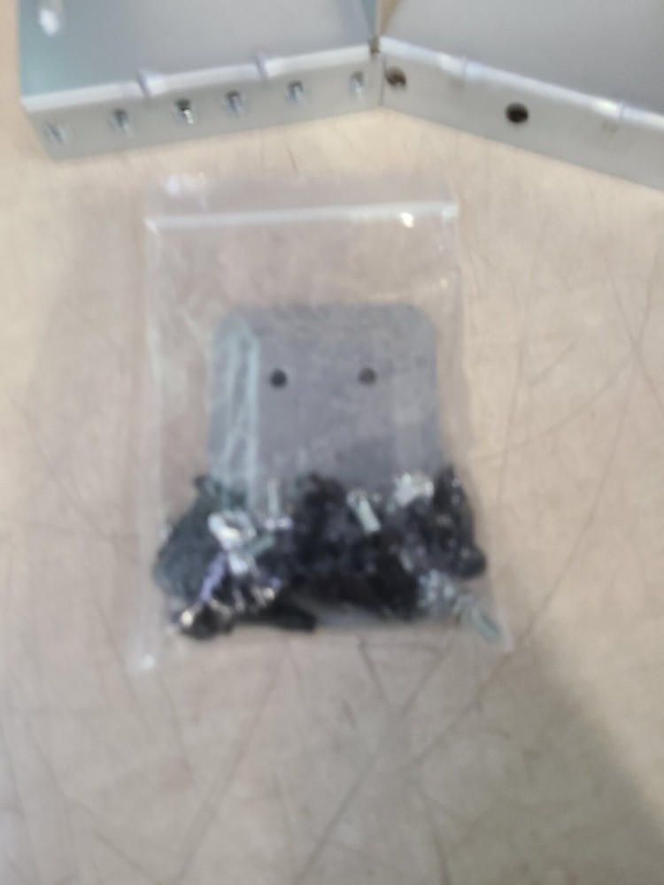 0M-816103A Kit Rack Mount Bracket L&R ROHS