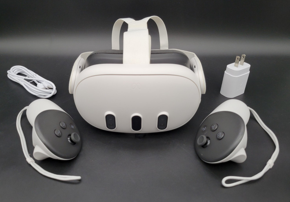 Meta Quest 3 128GB Standalone VR Virtual Reality Gaming Headset & Controllers!