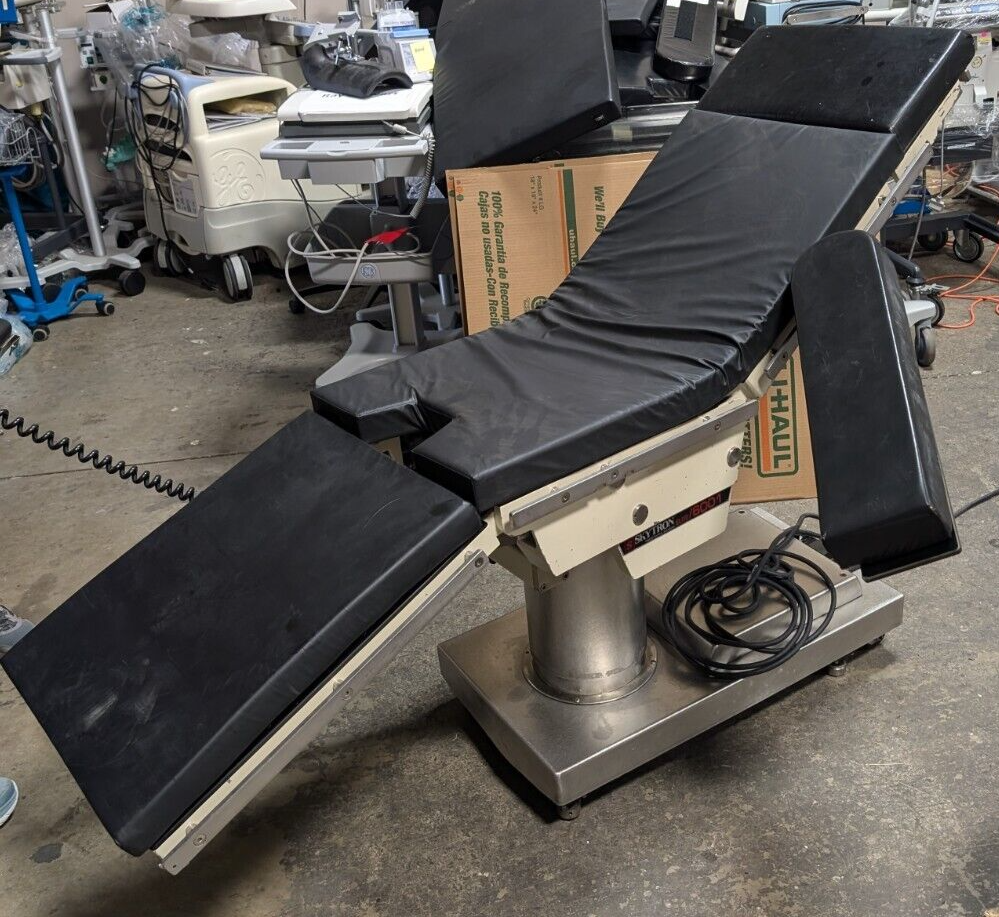 Skytron 6001 Surgical Table