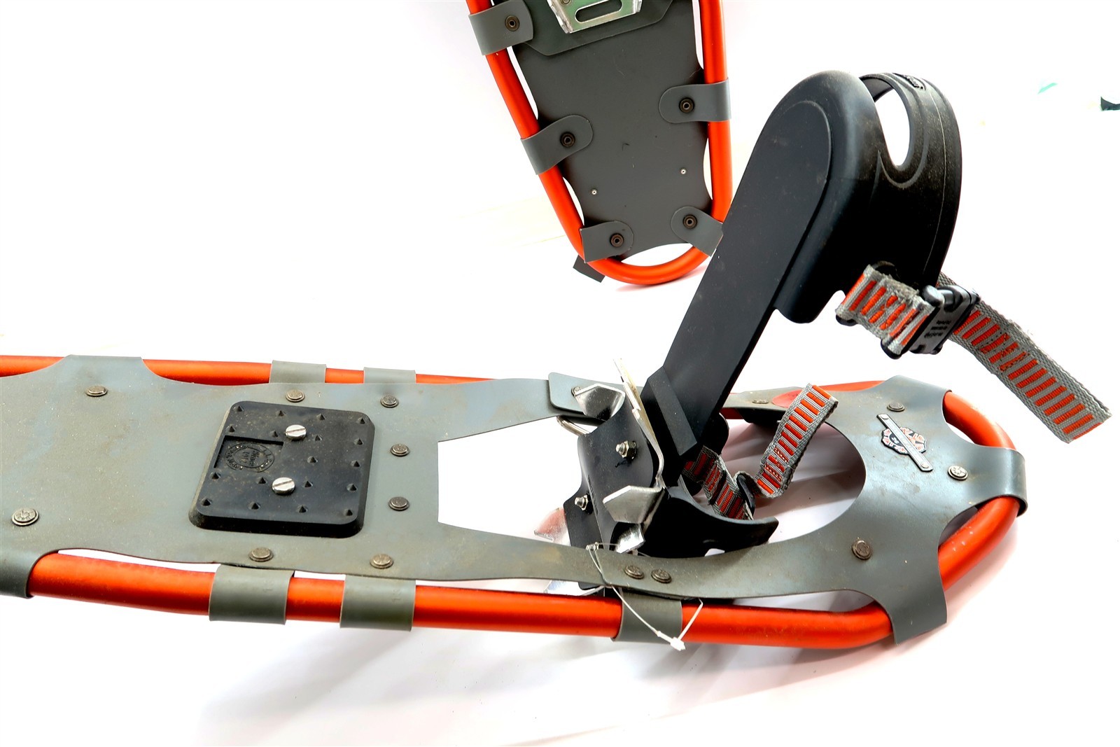 LL BEAN WINTER WALKER 26 Snowshoes Orange and Gray ~ Nice Condition