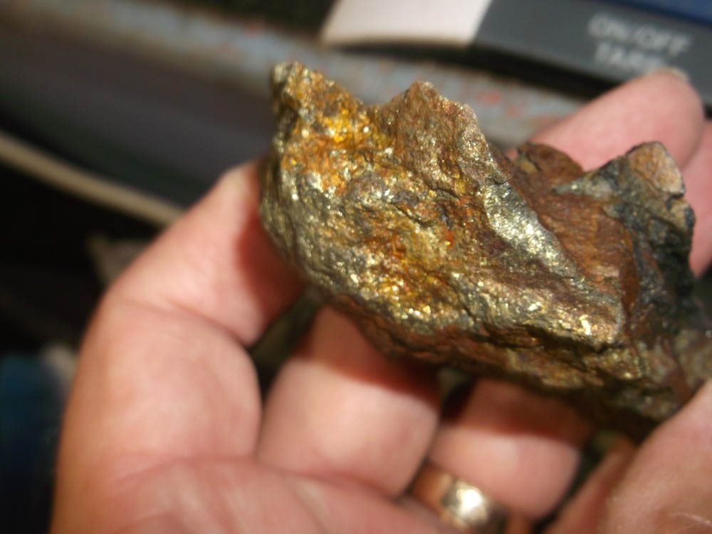 Gold, silver, copper, 139 grams samples ,ore high grade .
