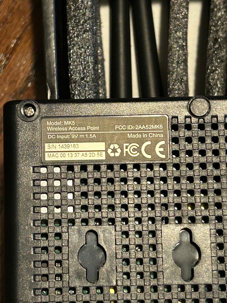 Hak5 Pineapple MK5 WiFi Pentesting Tool