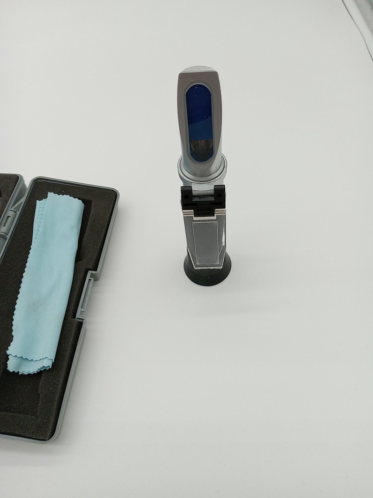 Portable Refractometer with Protective Case
