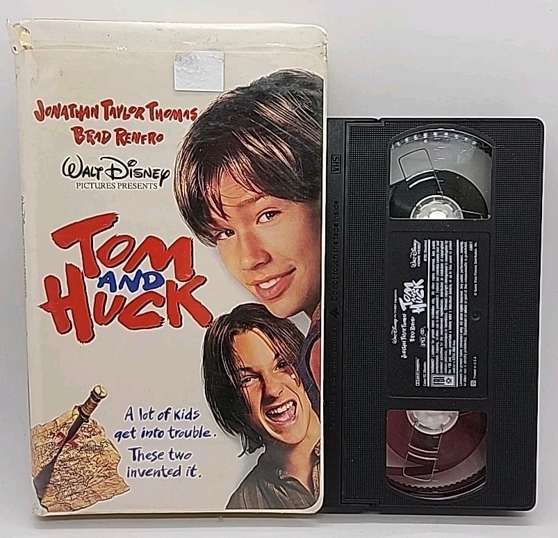 Tom and Huck (VHS, 1996, Clam Shell)