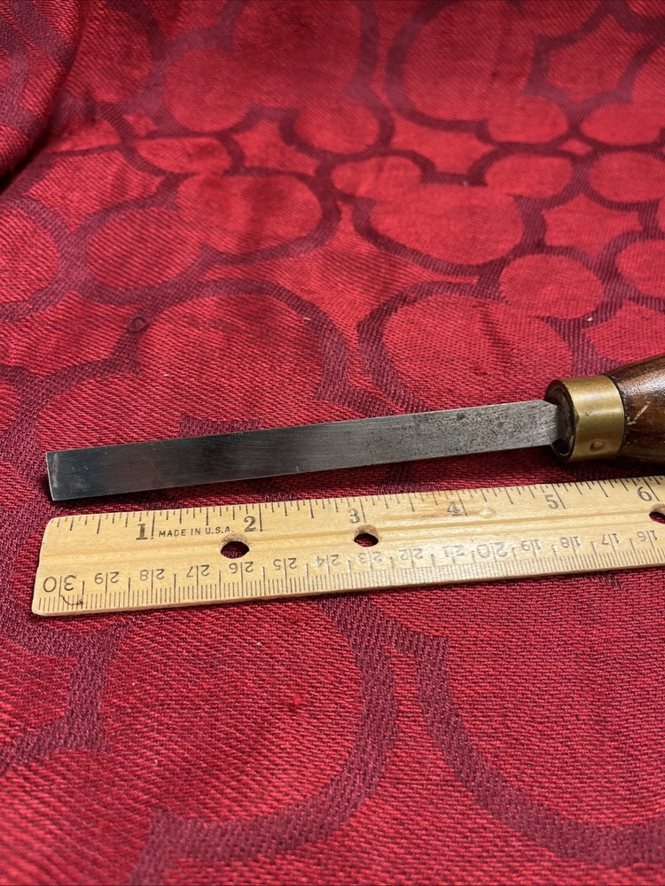Antique Wood Carving Gouges Chisels Tools Farmhouse Barn. -- 9359