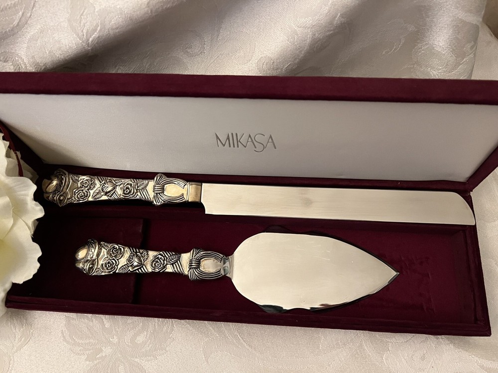 MIKASA - Silver Plate Cake Knife & Server Velvet Case