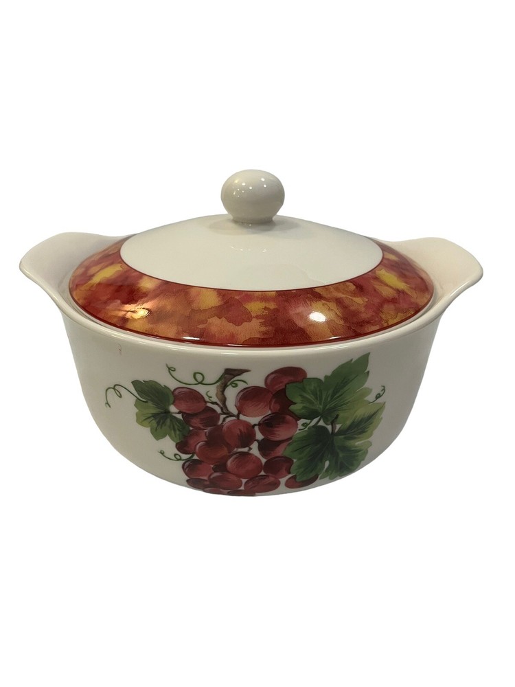 3 Quart Round Covered Casserole Vintage Grape (Rust Sponge Border) NWT
