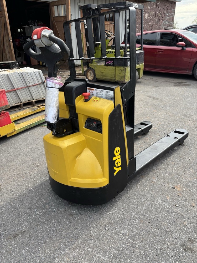 Yale Electric Pallet Jack