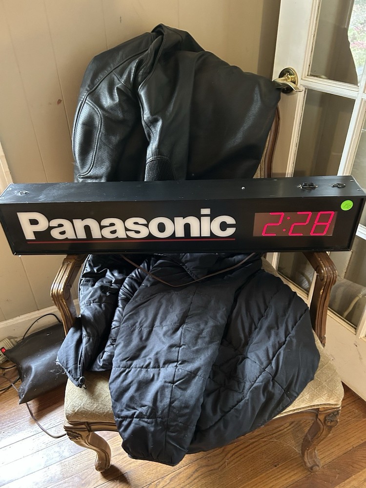 Panasonic Electronics-Dealer Clock