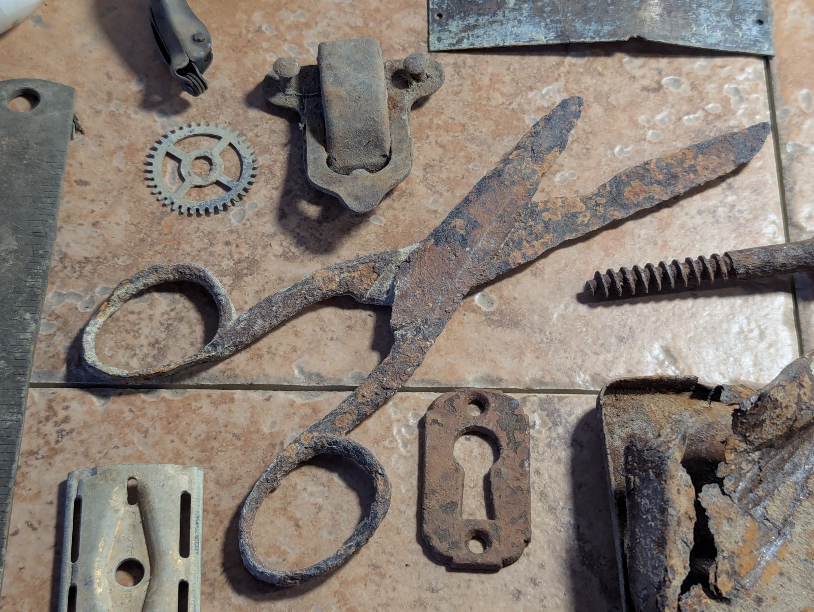 Dug Relics Vintage Iron Axle Grease Tin Door Knob Barrel Spigot Brass Ruler