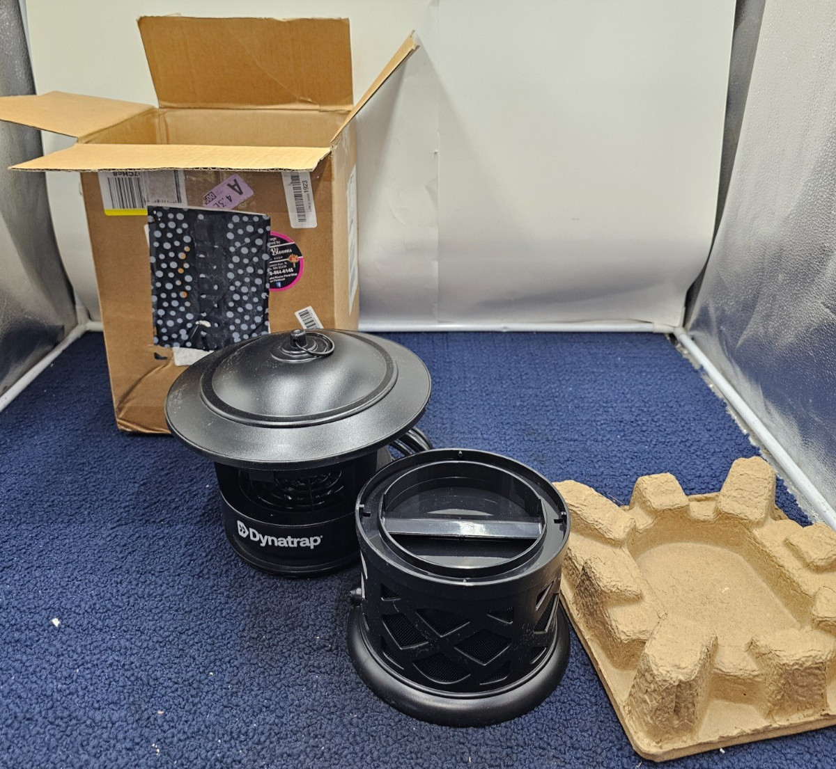 DYNATRAP DT1130SR: 1/2 Acre LED Mosquito And Flying Insect Trap 120V 60Hz 5.5W