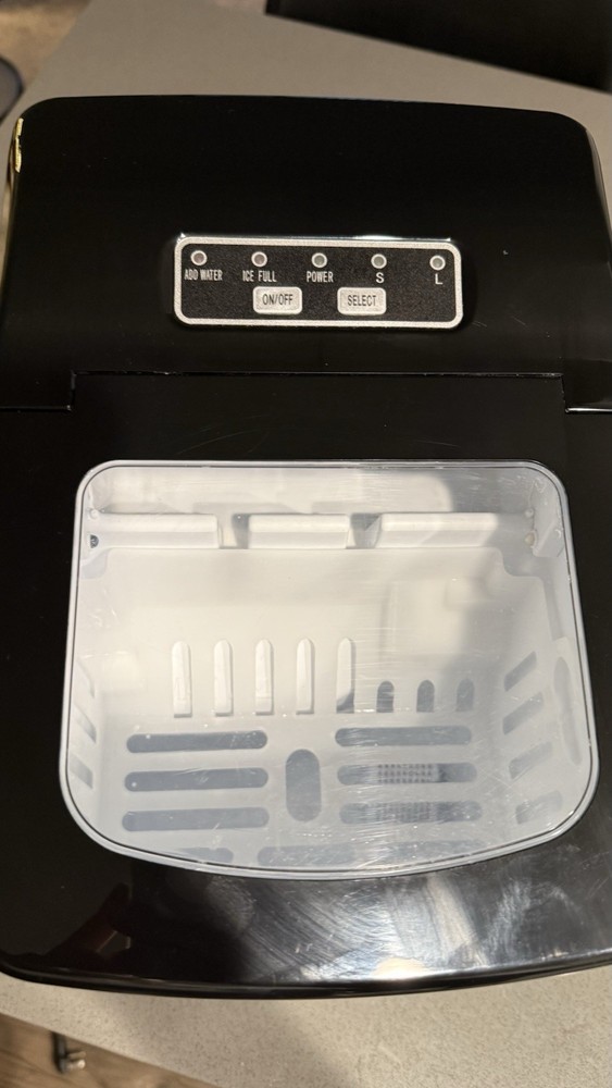 Frigidaire -BLACK 26lbs Compact Portable Ice Maker