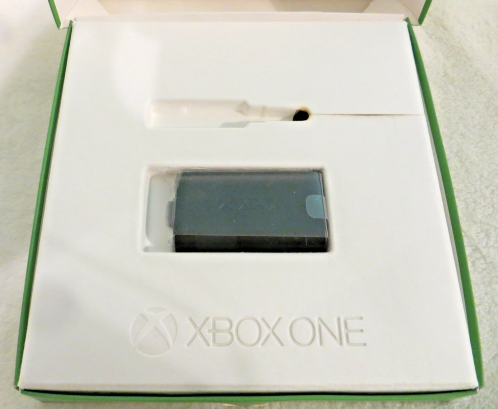 XBox One Play & Charge BATTERY ONLY Never Used