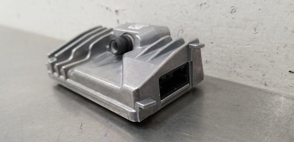 24 CHEVY SILVERADO 1500 FRONT FACING CAMERA WINDSHIELD MOUNTED 85011463