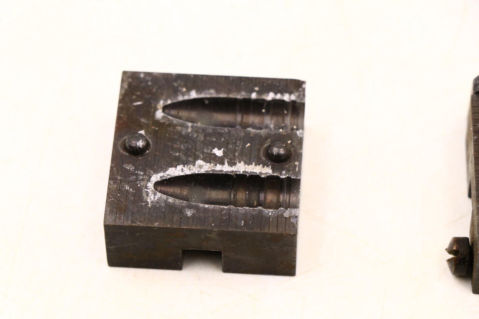 RARE .311 Bullet Mold K-311-1140 Double Cavity USED