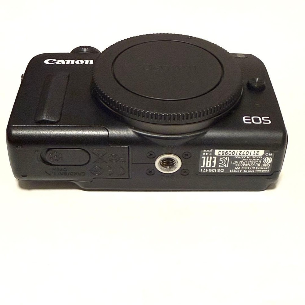Canon EOS M2 Mirrorless Camera Body Only Tested Working