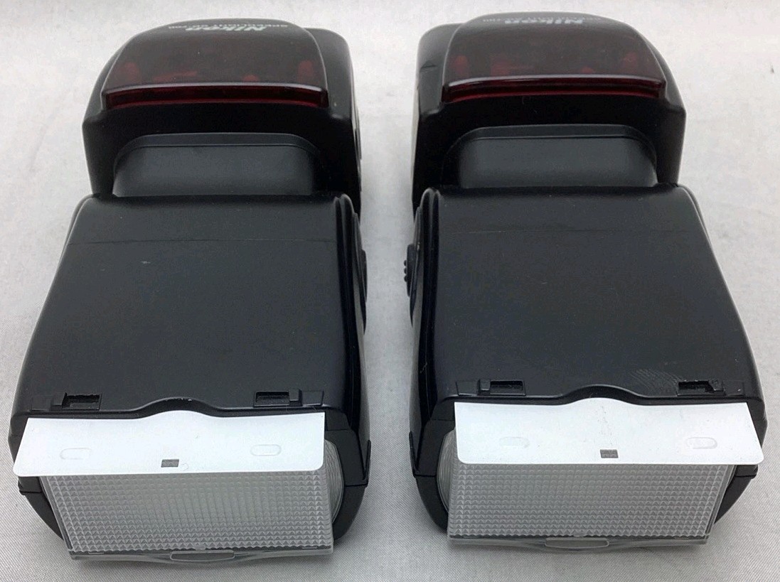 (1) Nikon Speedlight SB-700 Shoe Mount Flash