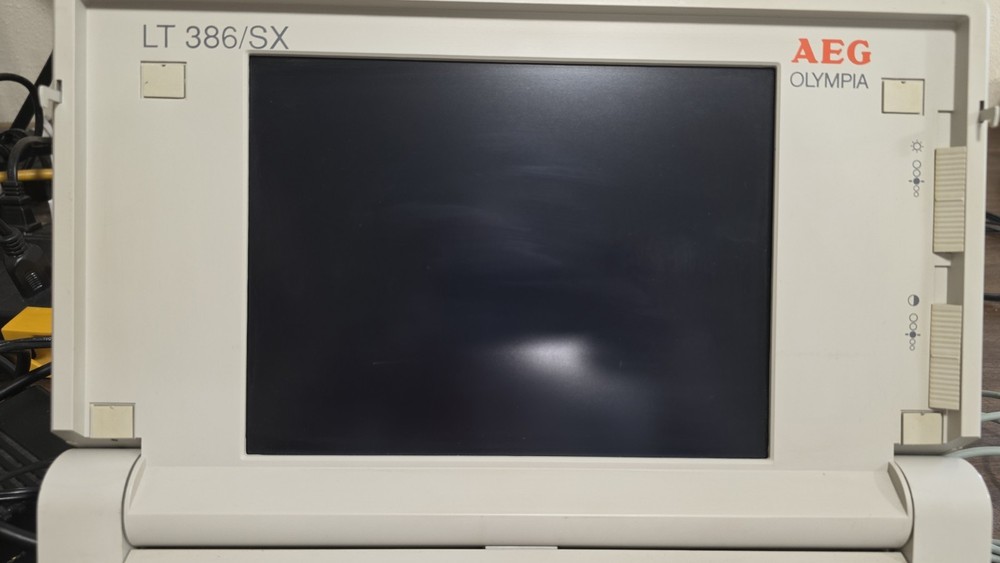 AEG Olympia LT 386/SX Computer FOR PARTS
