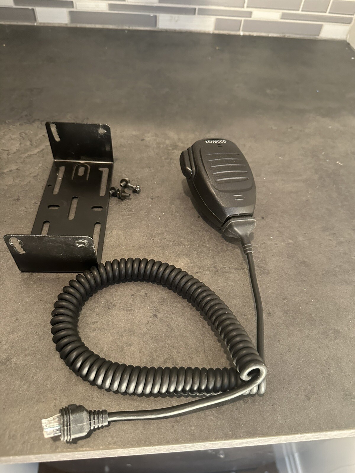 Kenwood TK-981 900MHz 33cm HAM RADIO Free Programming Mic Mounting Bracket