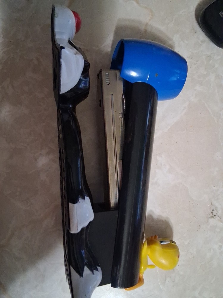 Stapler Tweety