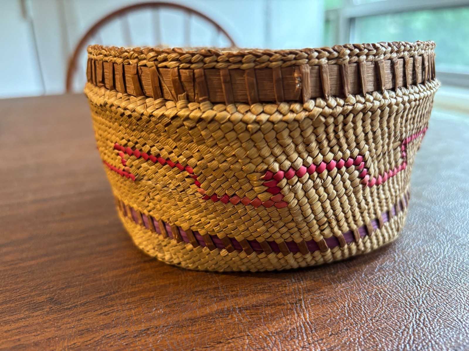 Native American Indian Makah Cedar Bark & Bear Grass Basket c. 1904 no lid 6"