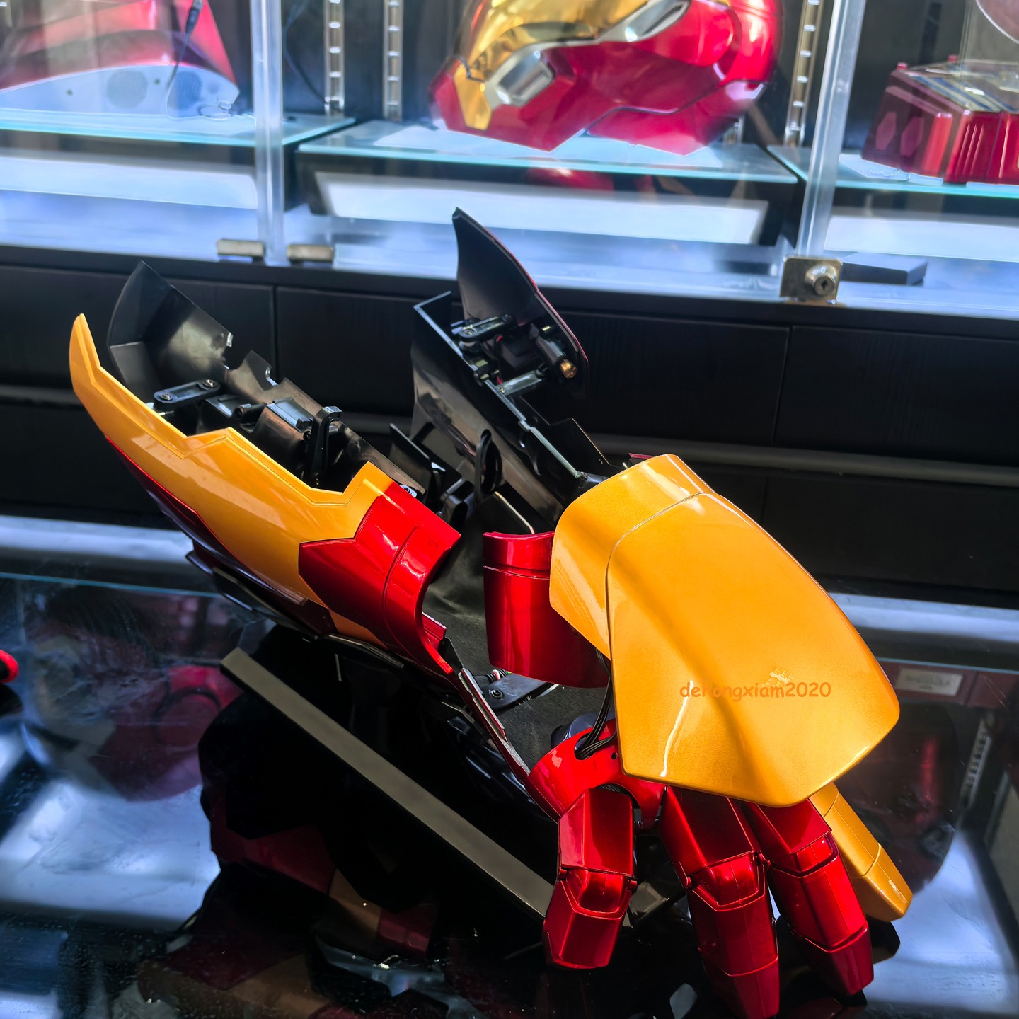 1/1 Iron Man MK42 Gauntlet Arm Wearable Cosplay Armor Voice/Remote control Prop