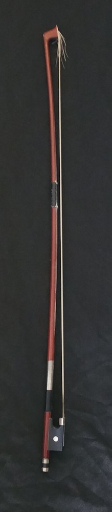 UNBRANDED 1/4 SIZED VIOLIN WITH CASE & BOW