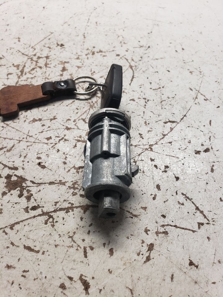 Ignition Switch Fits 2005-2007 LIBERTY OEM