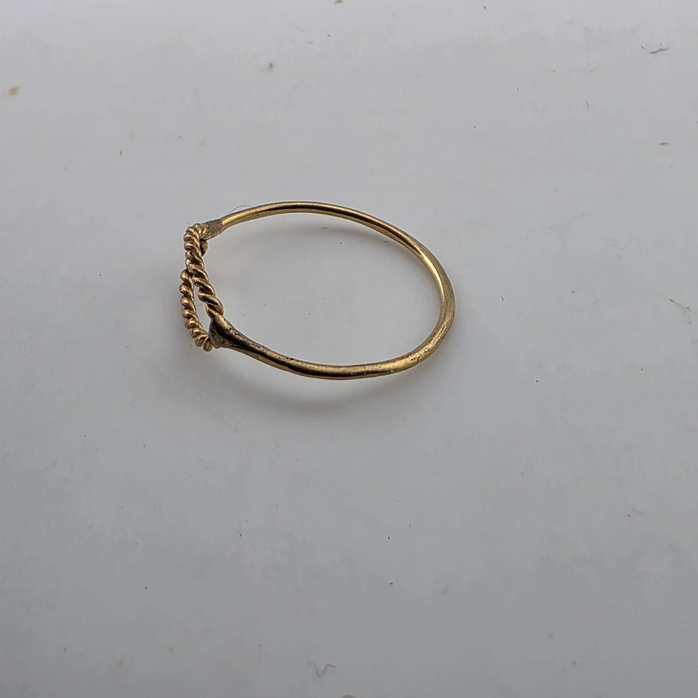 Gold Tone Twisted Oval Ring Minimalist Dainty Boho Stackable Band Size 7